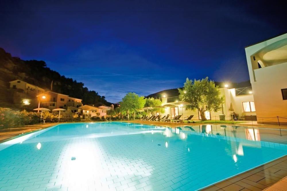 Castellaro Golf Resort Luaran gambar