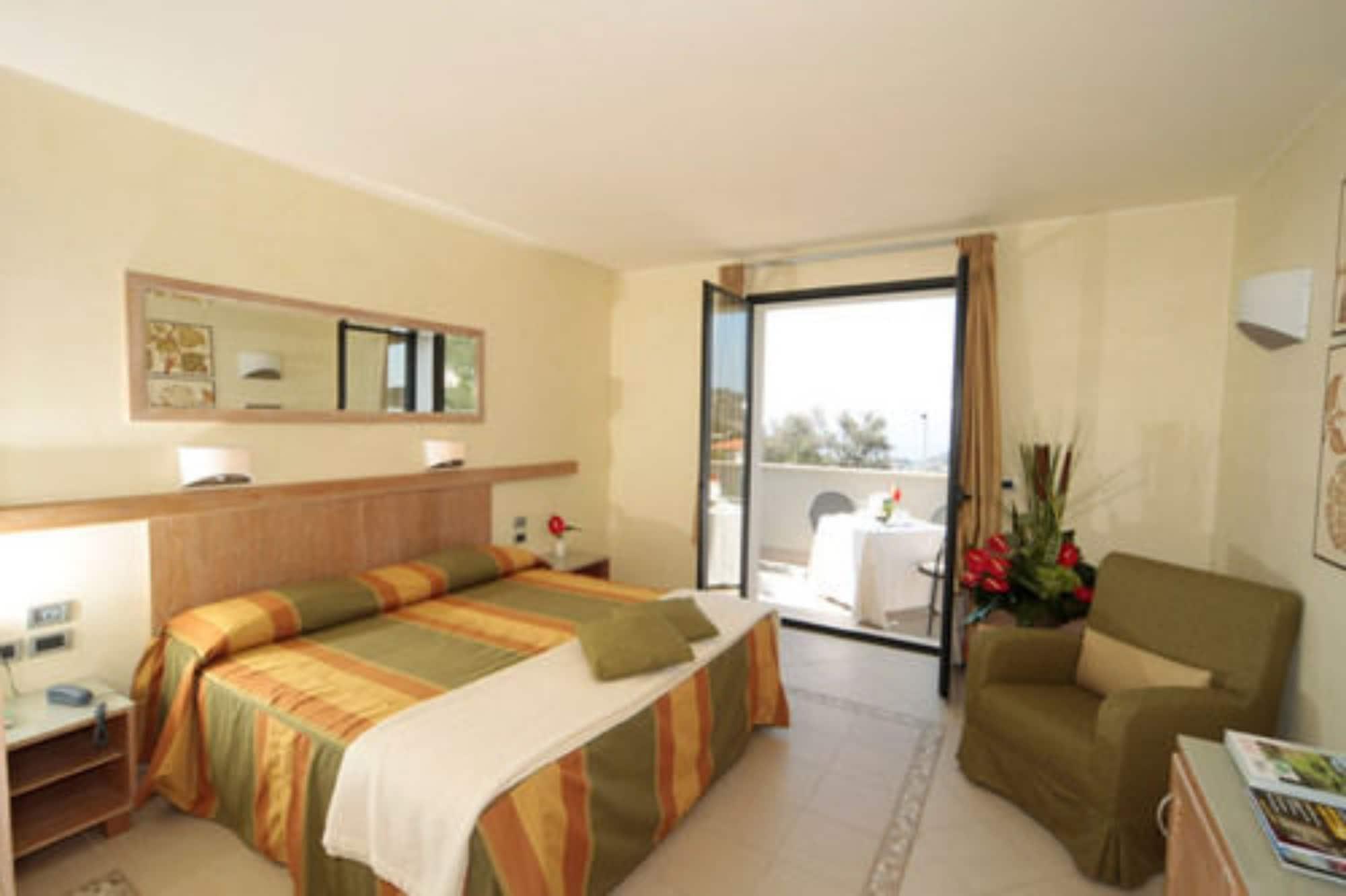 Castellaro Golf Resort Luaran gambar