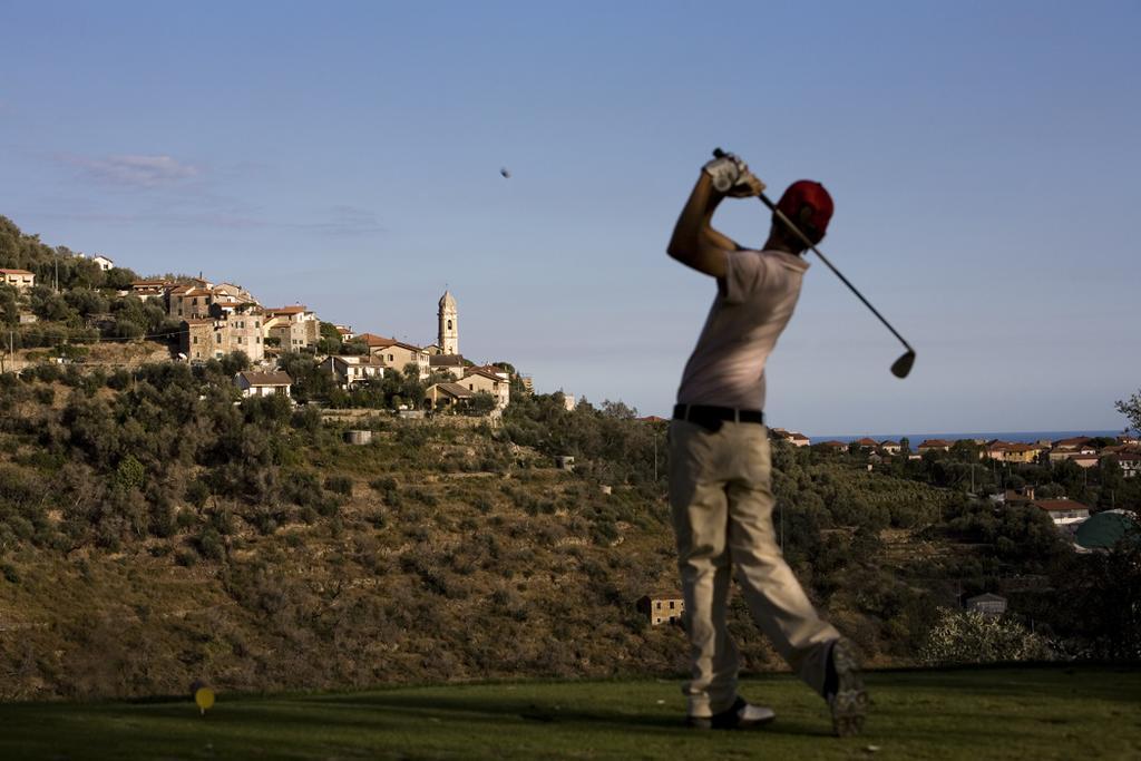 Castellaro Golf Resort Luaran gambar