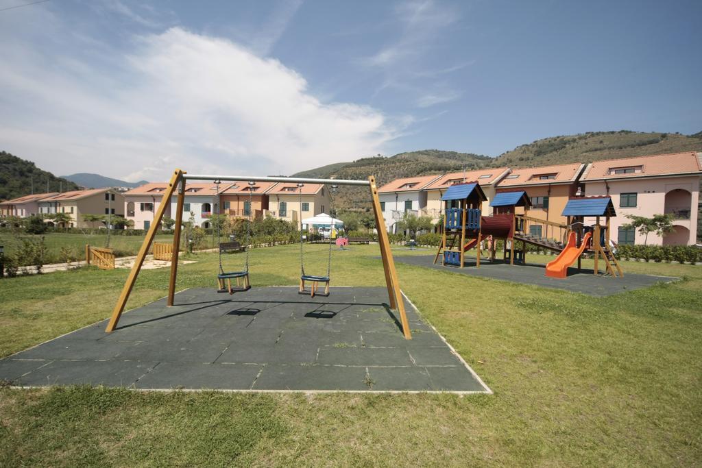 Castellaro Golf Resort Luaran gambar