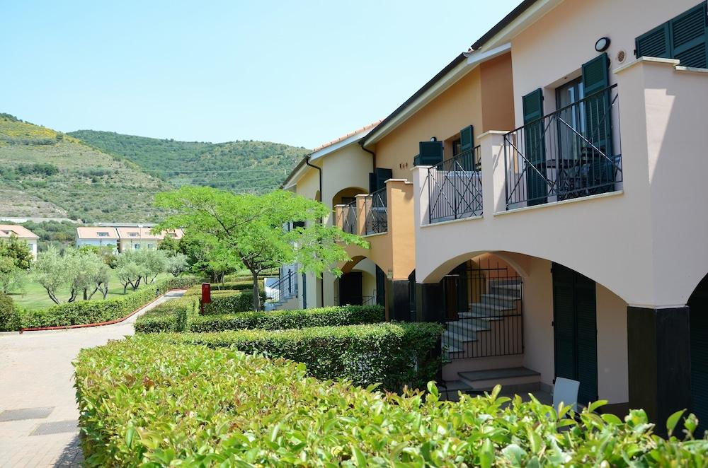 Castellaro Golf Resort Luaran gambar
