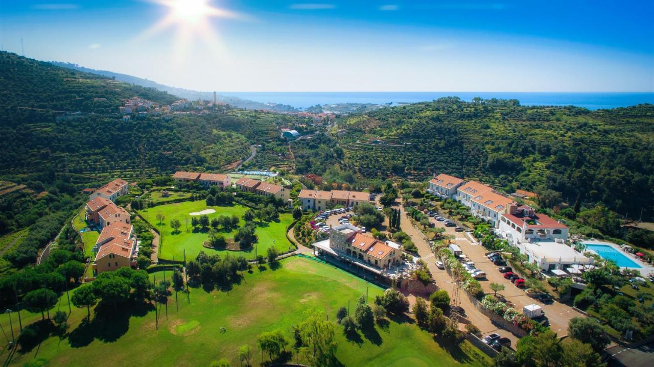 Castellaro Golf Resort Luaran gambar